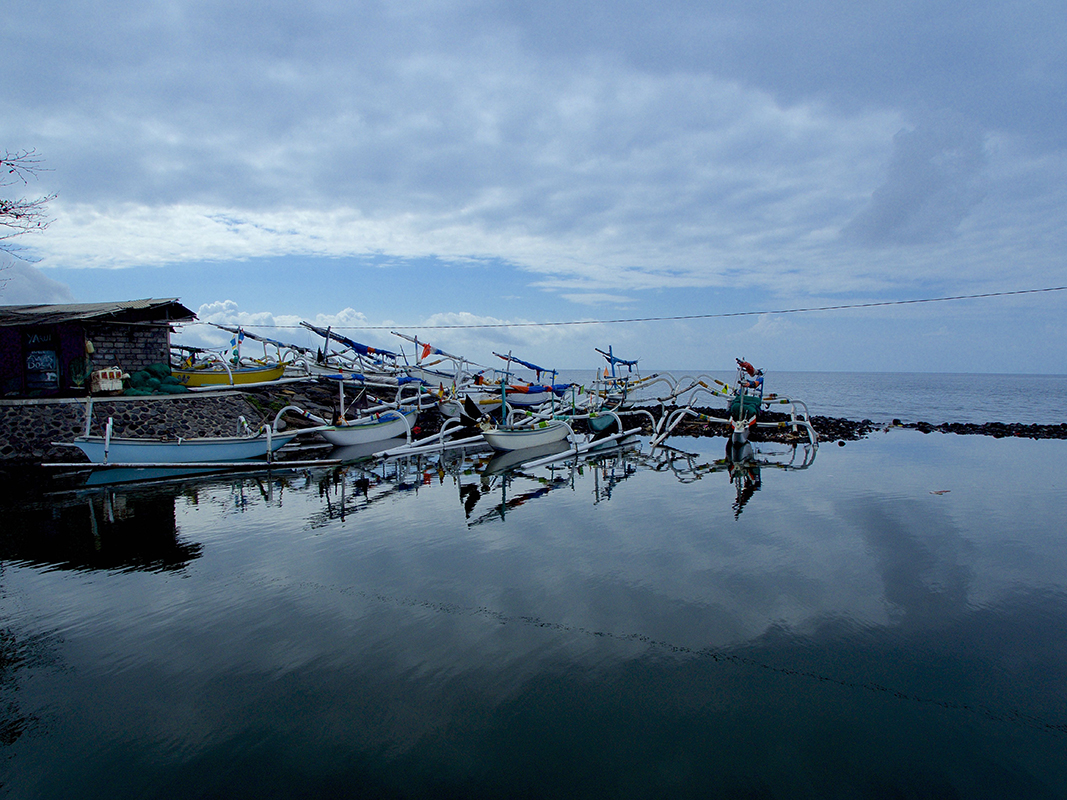 the harbor of amed and some fisherboats - Eine Reise mit Freunden